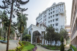 best universities and colleges near snn estates duomont